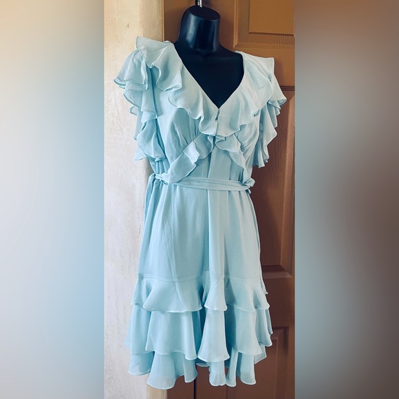 Lauren Ralph Lauren Dresses & Skirts - Lauren Ralph Lauren Ruffled tier dress